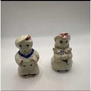 Shawnee Pottery Dutch Boy & Girl Salt & Pepper Shaker Set